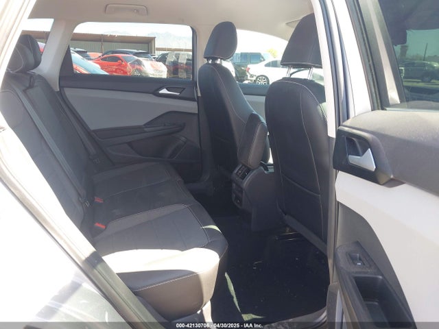 3VVWX7B25NM052100 Volkswagen Taos 1.5t Se