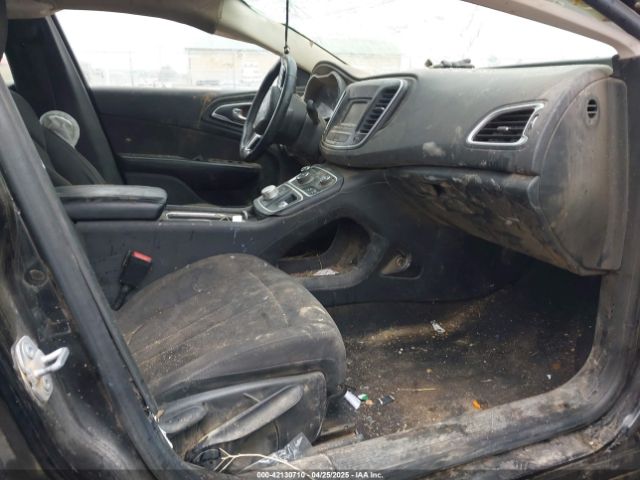 1C3CCCFBXGN186095 Chrysler 2016