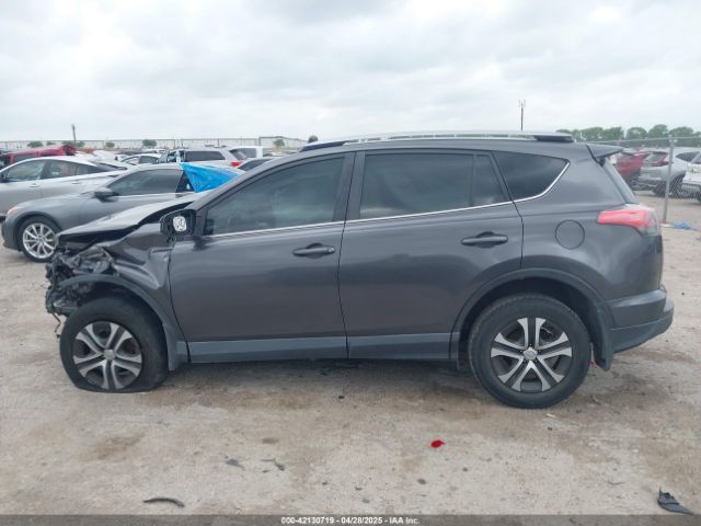 JTMZFREV2HJ109886 Toyota RAV4 LE
