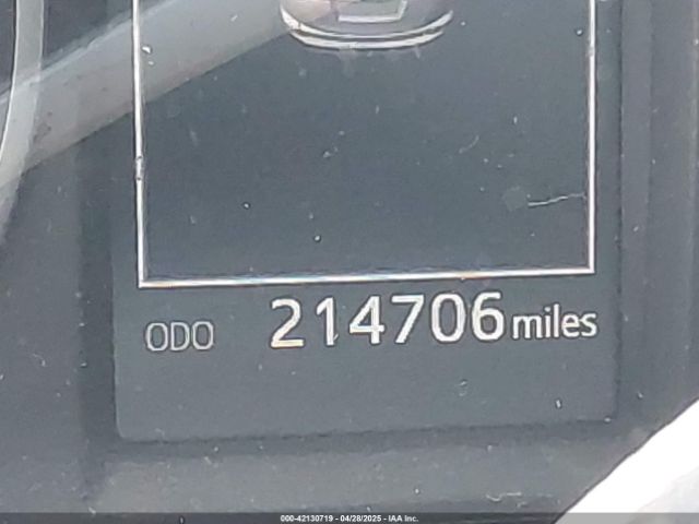 JTMZFREV2HJ109886 Toyota RAV4 LE