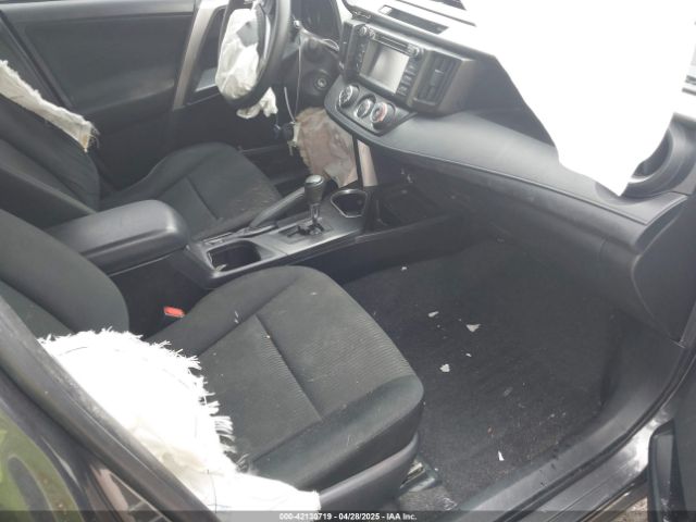 JTMZFREV2HJ109886 Toyota RAV4 LE