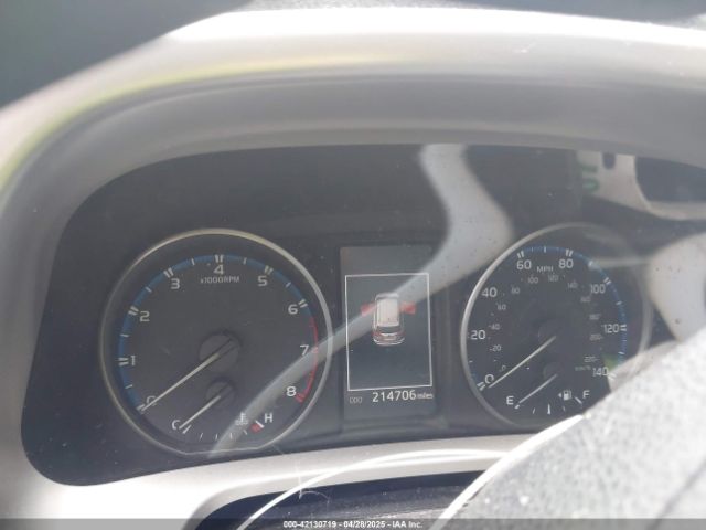 JTMZFREV2HJ109886 Toyota RAV4 LE