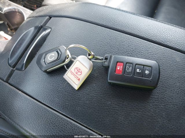 5TDJZRFH9KS917580 Toyota Highlander Xle
