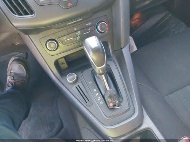1FADP3K29GL383870 Ford FOCUS SE