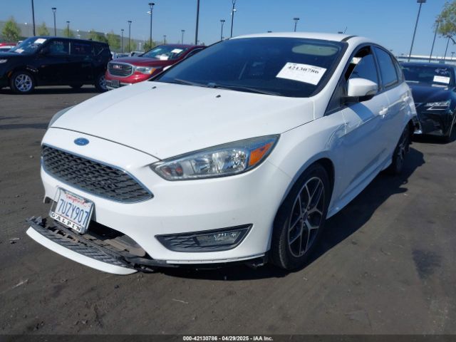 1FADP3K29GL383870 Ford FOCUS SE