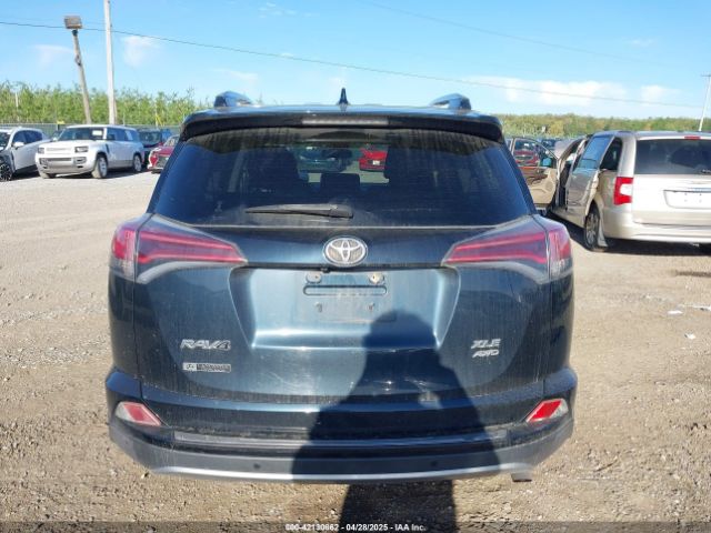 JTMRFREV9HD204816 Toyota Rav4 Xle