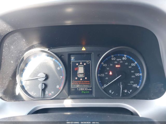 JTMRFREV9HD204816 Toyota Rav4 Xle