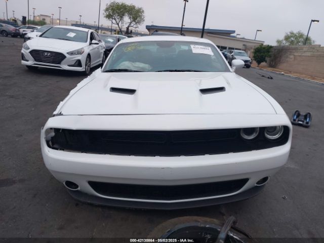 2C3CDZAG5PH563251 Dodge Challenger Sxt