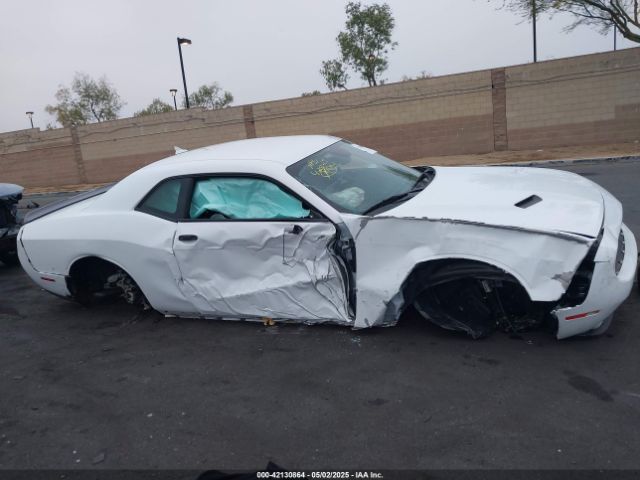 2C3CDZAG5PH563251 Dodge Challenger Sxt