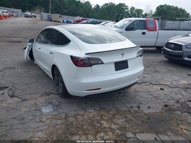 2019 TESLA MODEL 3 5YJ3E1EA7KF299724 Photo 2
