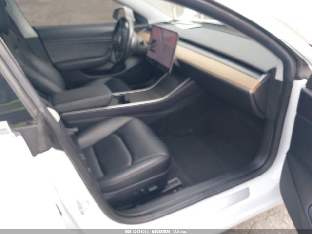 2019 TESLA MODEL 3 5YJ3E1EA7KF299724 Photo 4