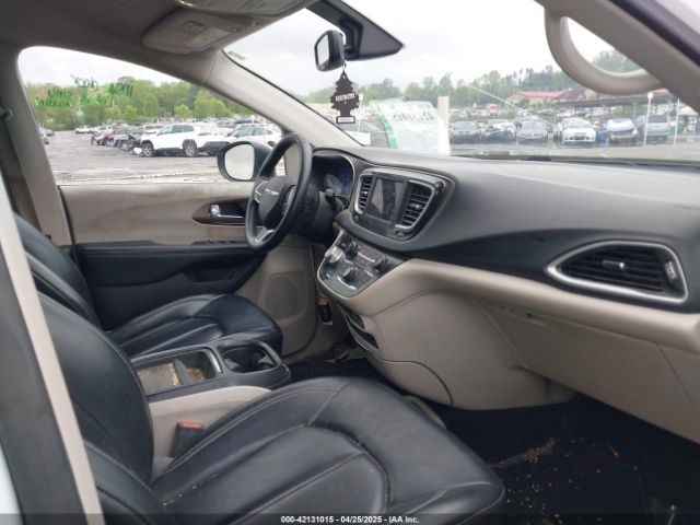 2C4RC1DG7MR533776 Chrysler Voyager Lxi