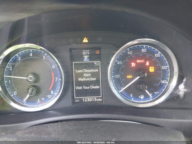 5YFBURHE5HP696180 Toyota COROLLA SE