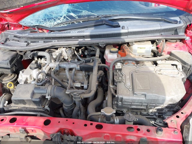 JTDKDTB30F1584120 Toyota Prius C Three