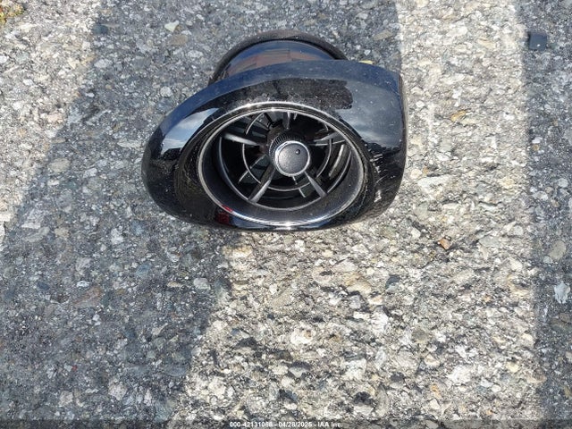 JTDKDTB30F1584120 Toyota Prius C Three