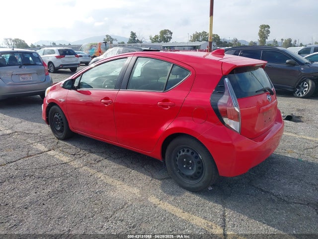 JTDKDTB30F1584120 Toyota Prius C Three
