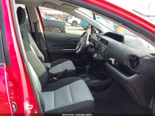 JTDKDTB30F1584120 Toyota Prius C Three