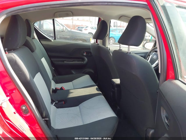 JTDKDTB30F1584120 Toyota Prius C Three