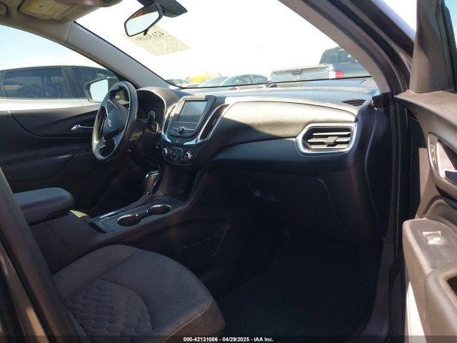 3GNAXJEV3JL327420 Chevrolet EQUINOX LT