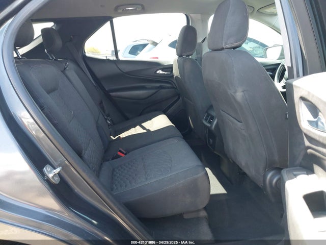 3GNAXJEV3JL327420 Chevrolet EQUINOX LT