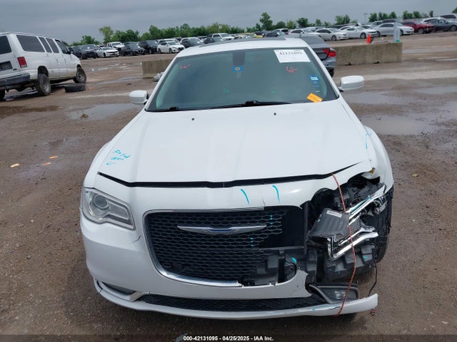 2C3CCAAGXGH274046 Chrysler 300 Anniversary Edition