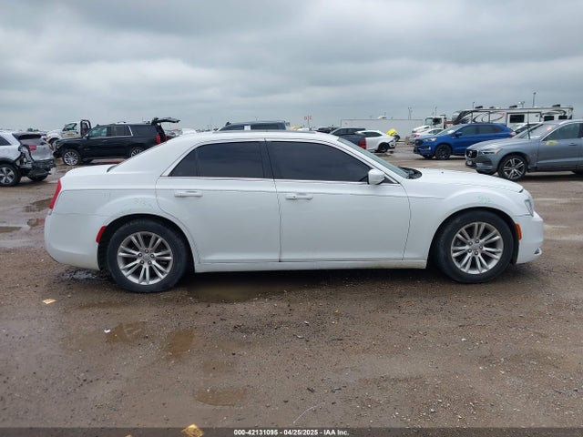 2C3CCAAGXGH274046 Chrysler 300 Anniversary Edition