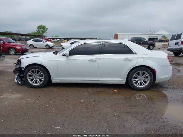 2C3CCAAGXGH274046 Chrysler 300 Anniversary Edition