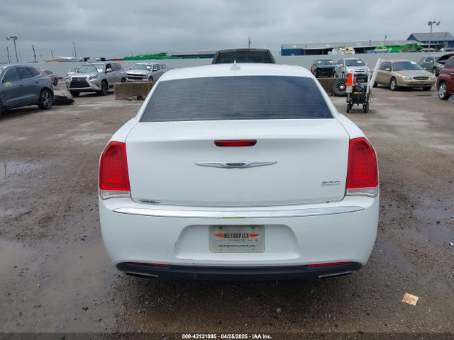 2C3CCAAGXGH274046 Chrysler 300 Anniversary Edition