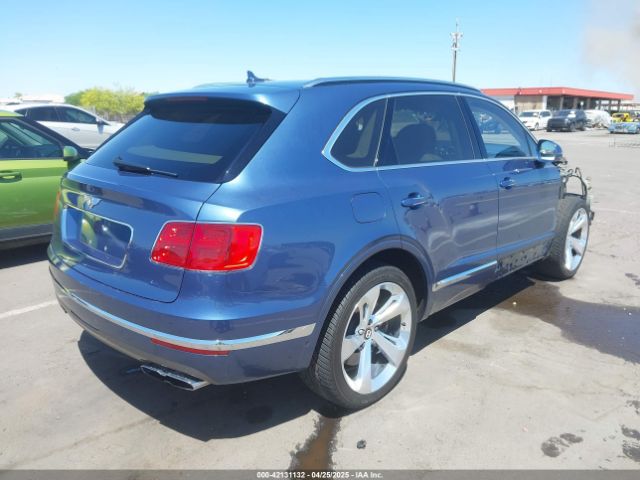 2019 BENTLEY BENTAYGA SJAAM2ZVXKC026160 Photo 3