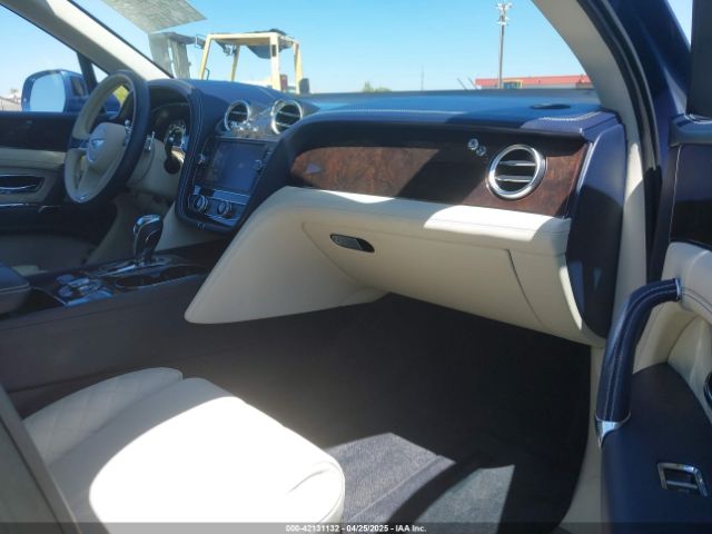 2019 BENTLEY BENTAYGA SJAAM2ZVXKC026160 Photo 4
