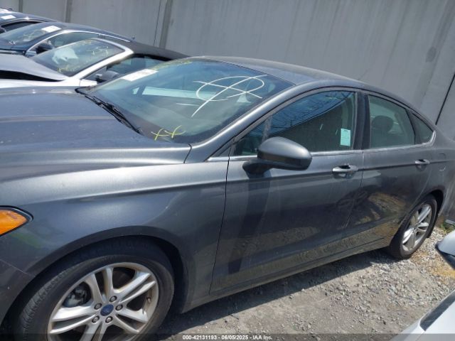 3FA6P0HDXJR187445 Ford FUSION SE