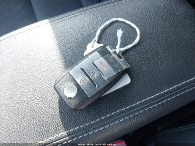 KNDCC3LC4J5145574 KIA NIRO EX