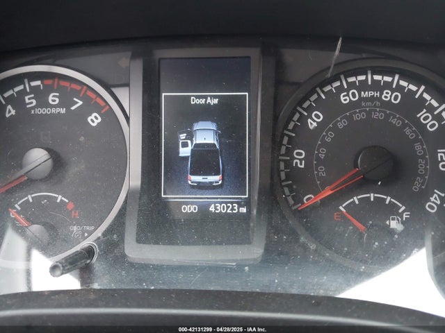 42131299 :رقم المزاد ، 3TYRX5GN3MT018906 vin ، 2021 Toyota Tacoma Sr مزاد بيع