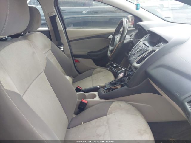 1FADP3K27EL323874 Ford FOCUS SE