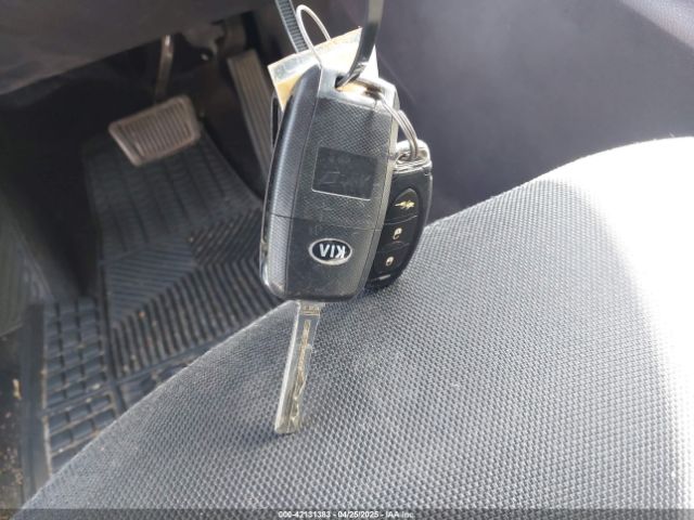 KNDPB3ACXF7791978 KIA Sportage Lx