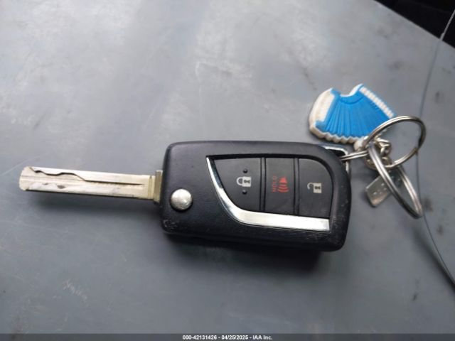 2T3F1RFV7PW351329 Toyota RAV4 LE