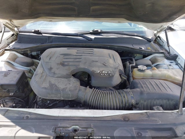 Chrysler 300C 2016 2C3CCAEG3GH212241 Image 10