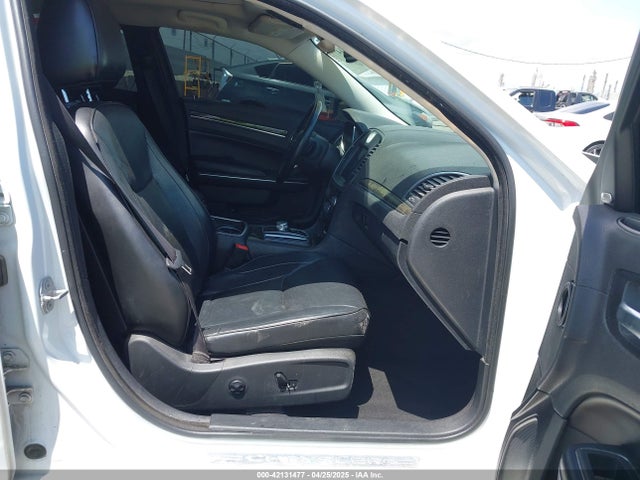 Chrysler 300C 2016 2C3CCAEG3GH212241 Image 5