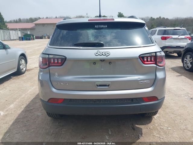 3C4NJDBB8JT180762 Jeep Compass Latitude 4x4