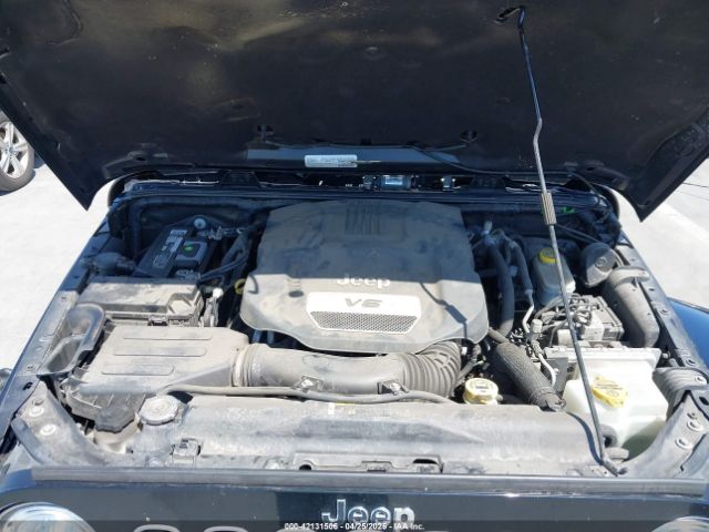 1C4BJWEG4HL733872 Jeep Wrangler Unlimited Sahara 4x4
