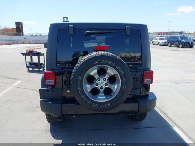 1C4BJWEG4HL733872 Jeep Wrangler Unlimited Sahara 4x4