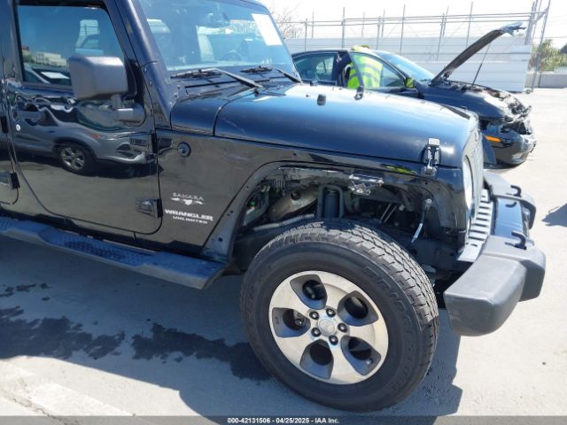 1C4BJWEG4HL733872 Jeep Wrangler Unlimited Sahara 4x4