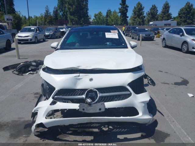 W1K3G4FB5NJ366066 Mercedes-Benz m260