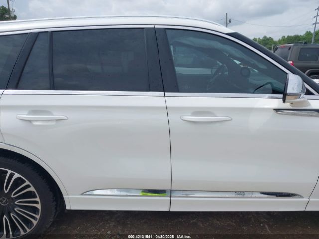 5LM5J9XC9NGL11344 Lincoln Aviator Black Label