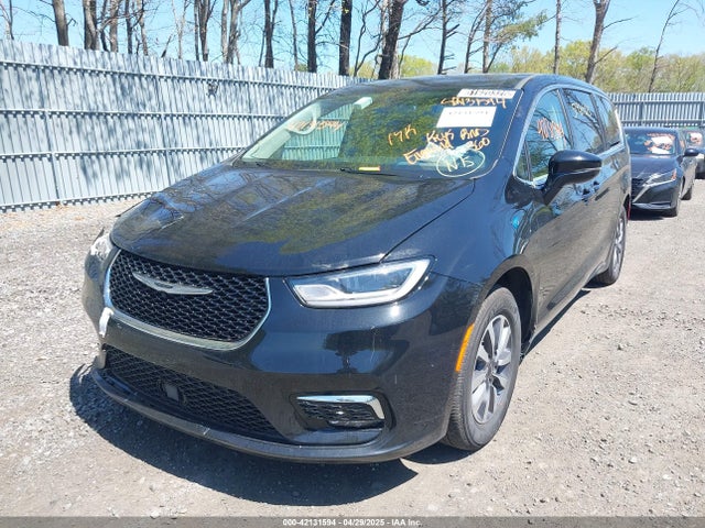 Chrysler Pacifica Hybrid Select 2024 2C4RC1S71RR156890 Image 2