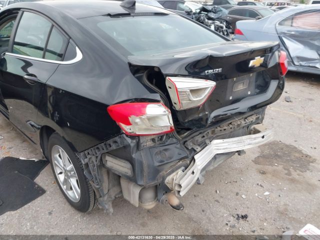 1G1BE5SMXH7215419 Chevrolet Cruze Lt Auto