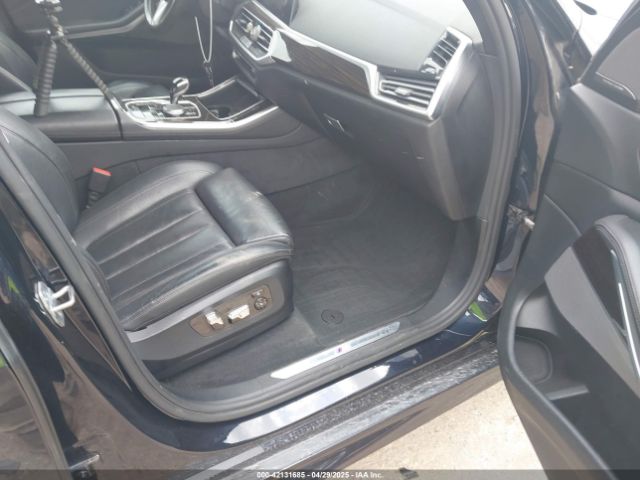 2019 BMW X5 5UXCR6C51KLL22840 Photo 4