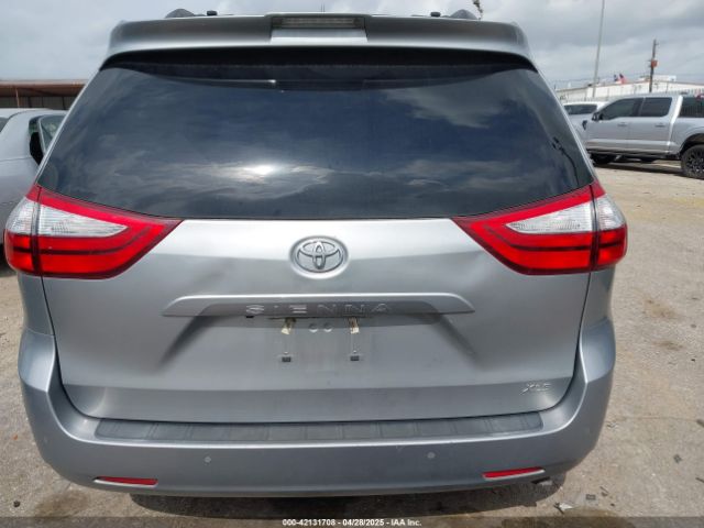 5TDYZ3DCXJS963453 Toyota Sienna Xle 8 Passenger
