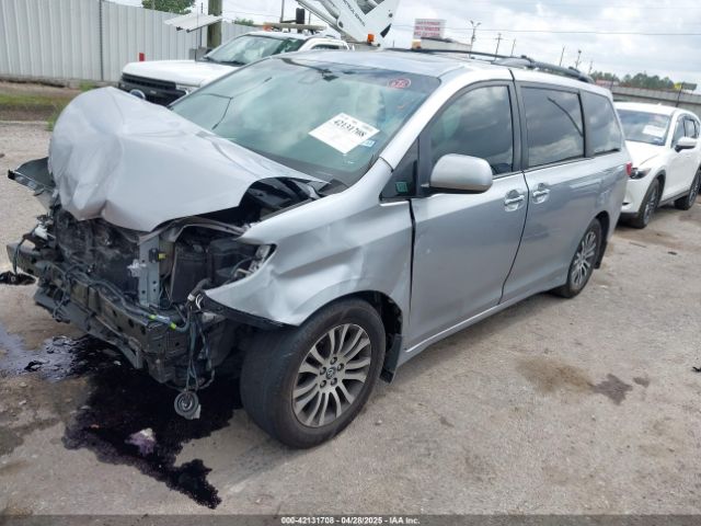5TDYZ3DCXJS963453 Toyota Sienna Xle 8 Passenger