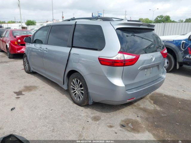5TDYZ3DCXJS963453 Toyota Sienna Xle 8 Passenger
